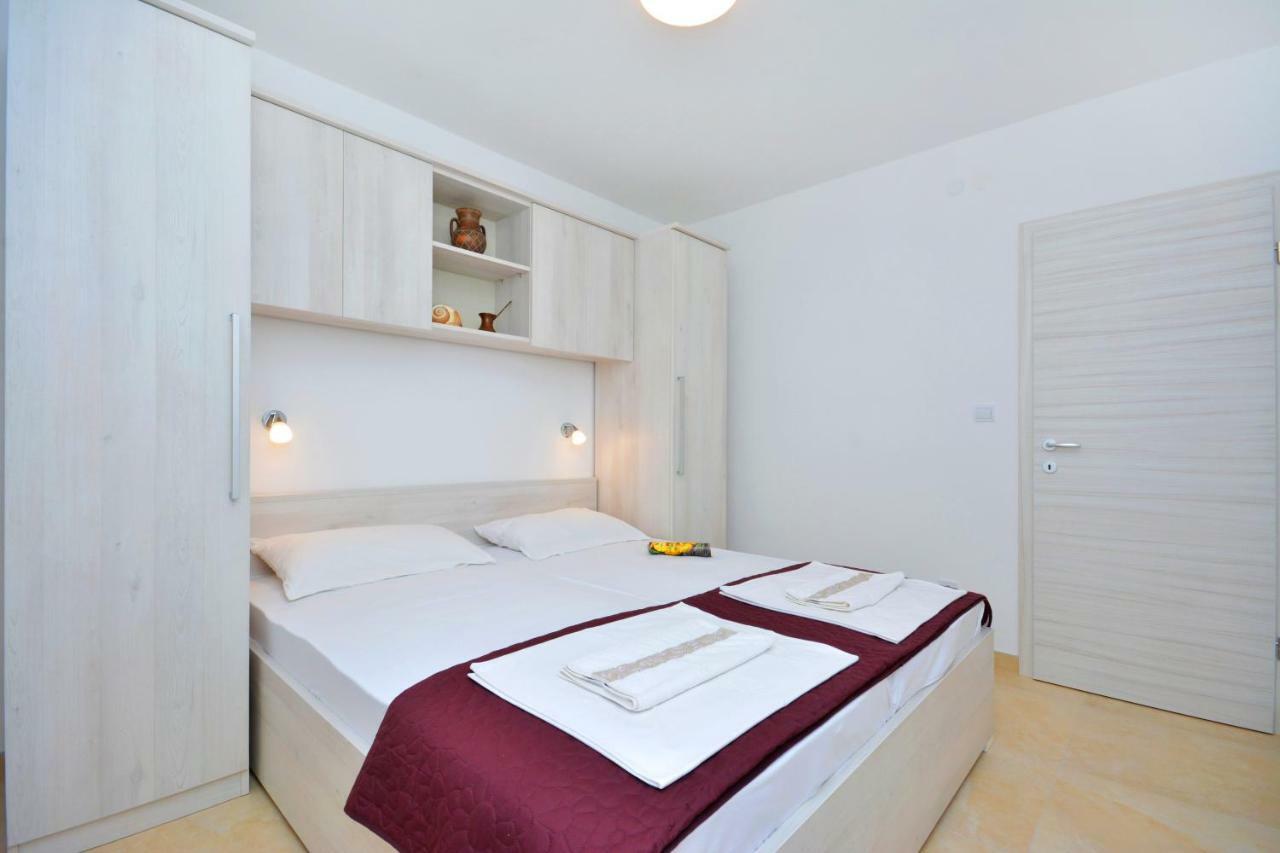 Apartment Reljic Seget Vranjica Exterior photo